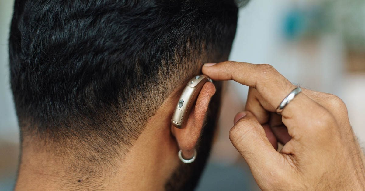 Adaptação aparelho auditivo: como superar o período inicial e viver melhor
